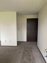 140 11th St in Dayton, OR - Building Photo - Building Photo