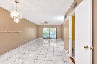 3101 Oakland Shores Dr in Oakland Park, FL - Building Photo - Building Photo