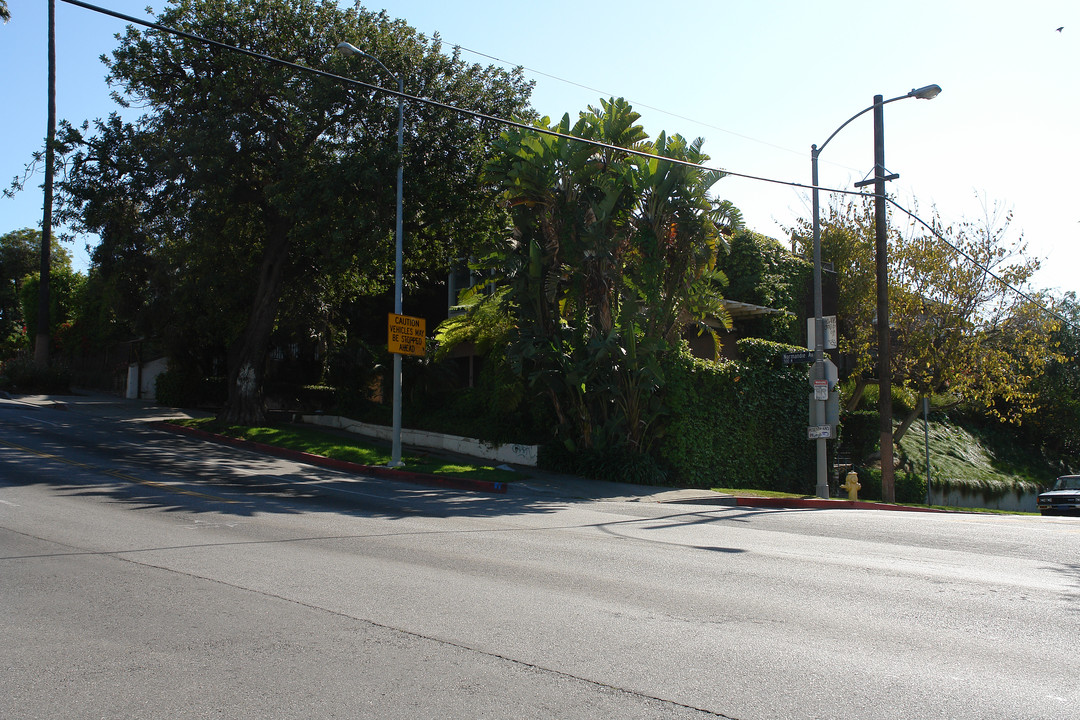 537 N Normandie Ave in Los Angeles, CA - Foto de edificio