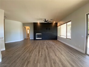 17 Moraine Dr in Henderson, NV - Building Photo - Building Photo