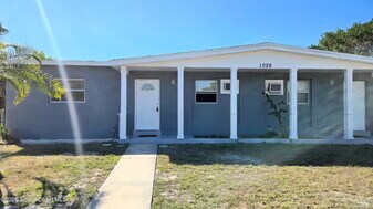 1026 Bacon Cir NE in Palm Bay, FL - Building Photo