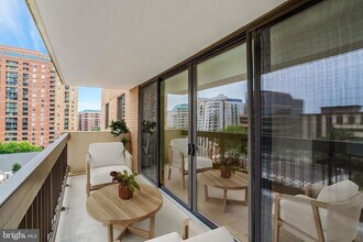 3800 Fairfax Dr, Unit 509 in Arlington, VA - Building Photo - Building Photo