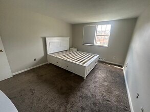 10 Leonard Rd in Boxborough, MA - Building Photo - Building Photo