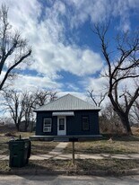 525 Carey St in Hutchinson, KS - Building Photo