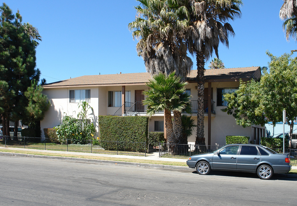 5330 Charles St in Oxnard, CA - Building Photo