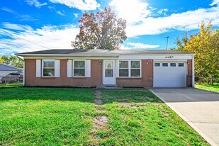 647 Bellaire Ct in Cincinnati, OH - Building Photo