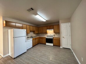 108 Castellon Ct in Killeen, TX - Building Photo - Building Photo