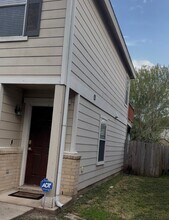 2943 Latch Ln in Houston, TX - Building Photo - Building Photo