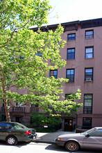 411 W 21st St in New York, NY - Building Photo - Building Photo