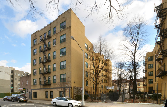 2300 Washington Ave in Bronx, NY - Building Photo - Building Photo