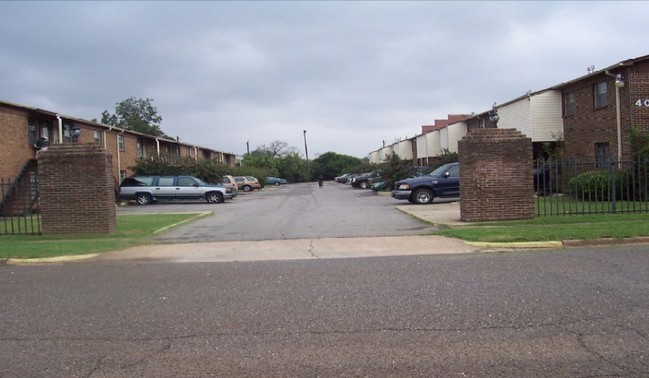 400-402 Goldwire Cir SW in Birmingham, AL - Foto de edificio - Building Photo