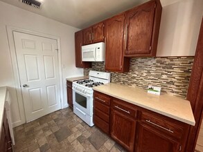 8569 Whitman Ave in Los Angeles, CA - Building Photo - Building Photo