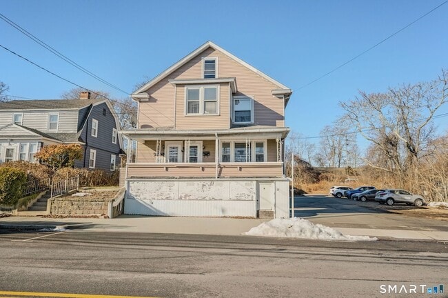 113 Pequot Ave in New London, CT - Foto de edificio - Building Photo