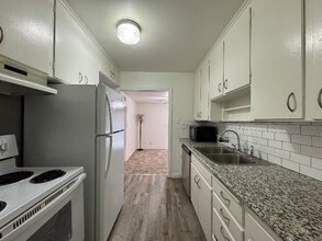 526 Beverly Dr in Clovis, CA - Building Photo - Building Photo