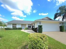 611 Cotulla Dr in Kissimmee, FL - Building Photo