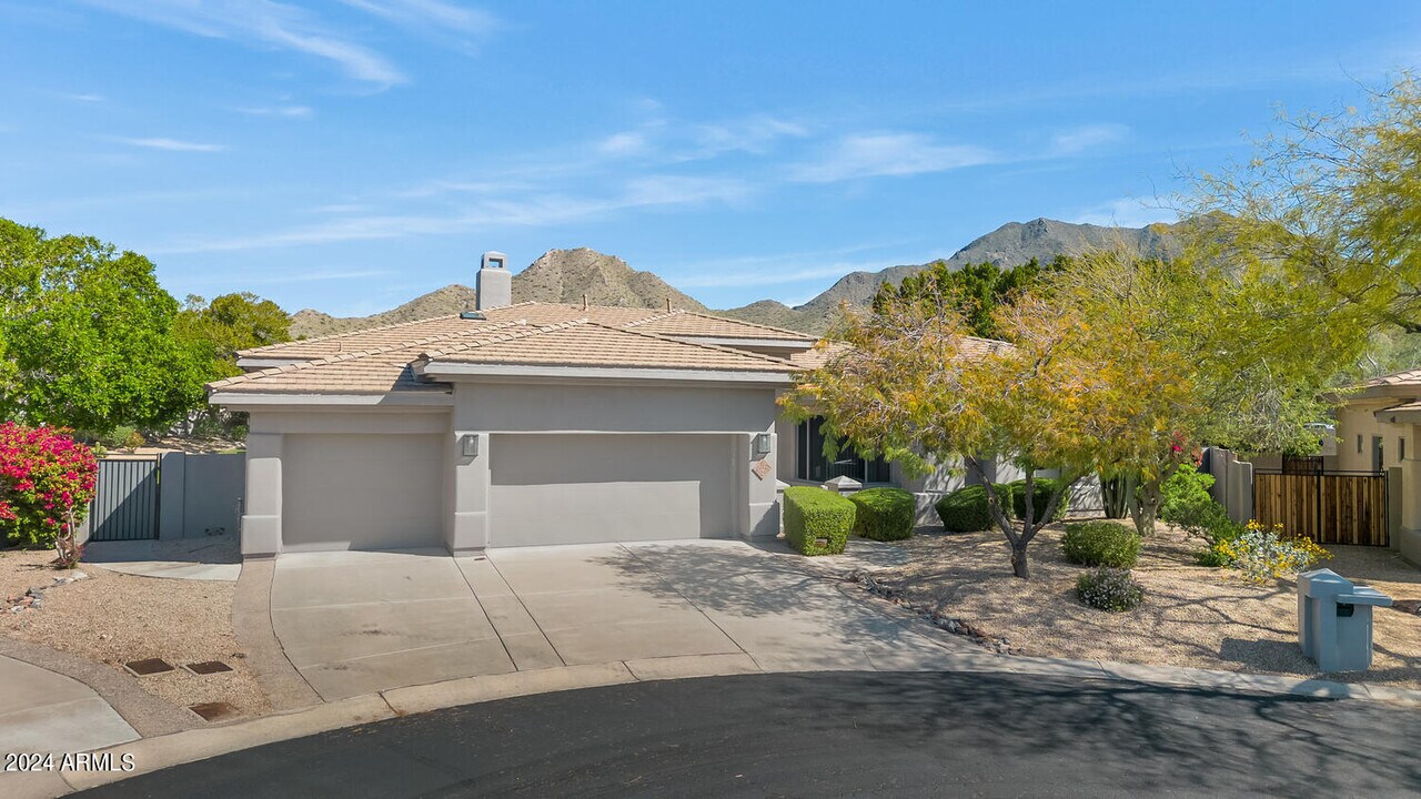 10940 E Cosmos Cir in Scottsdale, AZ - Foto de edificio