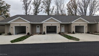 640 Treadway Blvd in Sheffield Lake, OH - Building Photo