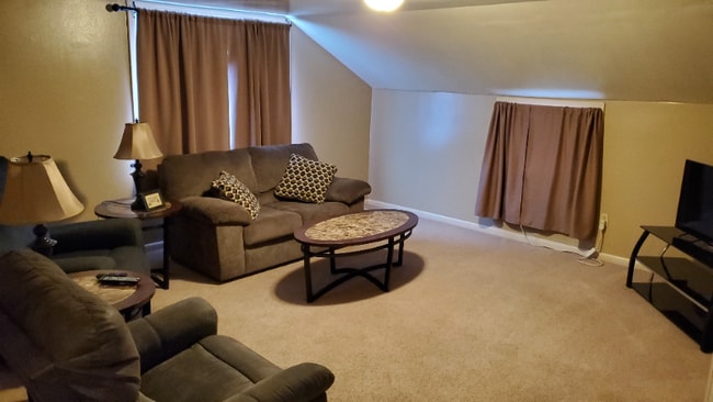 122 Cedar Ave