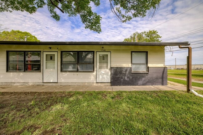 5336-5340 Ervin St in Lincoln, NE - Building Photo - Building Photo