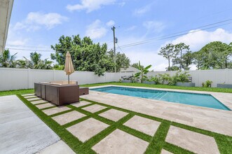 1280 SW Kalevala Dr in Port St. Lucie, FL - Building Photo - Building Photo