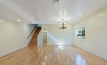 2018 Hillcrest Dr, Unit 1 in Los Angeles, CA - Building Photo - Building Photo