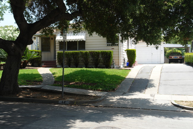 44 Berkeley Ave in Pasadena, CA - Foto de edificio - Building Photo