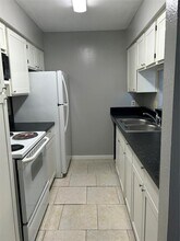 202 Plaza Verde Dr, Unit A35 in Houston, TX - Foto de edificio - Building Photo