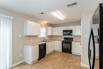 2098 Clemson Dr in Katy, TX - Building Photo - Building Photo