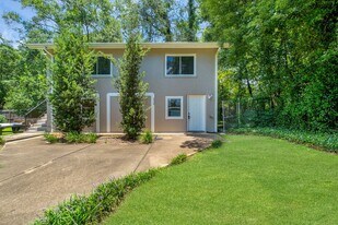2208 Escambia Dr in Tallahassee, FL - Building Photo