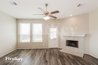 439 Sky Ridge Dr in Alvin, TX - Foto de edificio - Building Photo