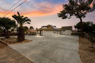 7724 Rancho Destino Rd in Las Vegas, NV - Building Photo - Building Photo
