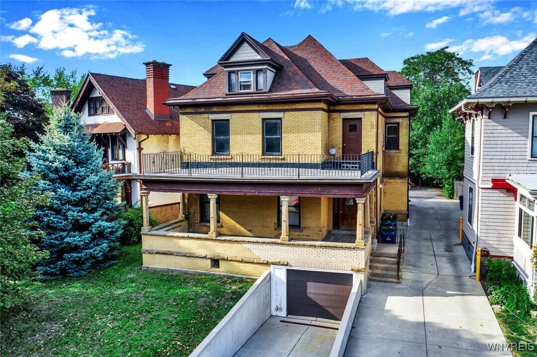 522 W Ferry St in Buffalo, NY - Building Photo