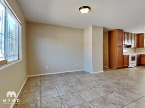 2434 E Roeser Rd in Phoenix, AZ - Foto de edificio - Building Photo