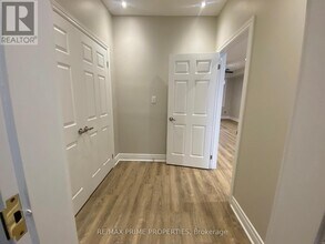 2929 Bur Oak Ave in Markham, ON - Building Photo - Building Photo
