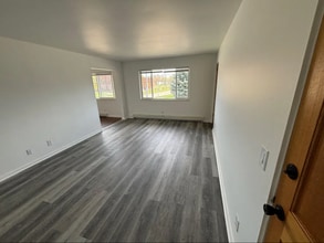 2113 N Carolina St, Unit 4 in Saginaw, MI - Building Photo - Building Photo