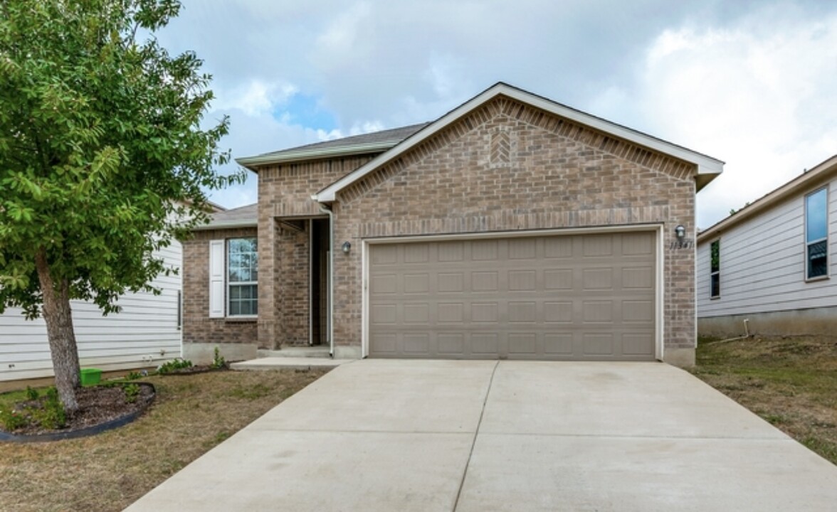11341 Fine Design in San Antonio, TX - Building Photo