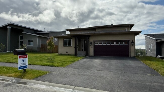 property at 1226 Northpointe Bluff Dr
