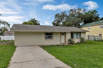 4130 Lake Saunders Dr in Mount Dora, FL - Building Photo - Building Photo