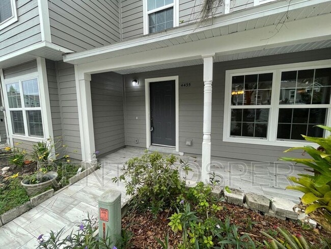 4435 Brook Hollow Cir