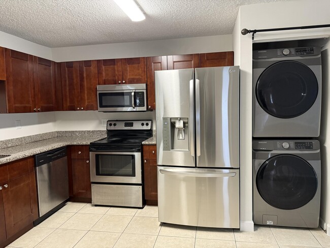 1372 Birkdale Dr in Wellington, FL - Building Photo - Building Photo