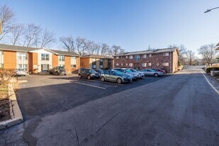 9317 Shirley Gardens Dr in St. Louis, MO - Building Photo