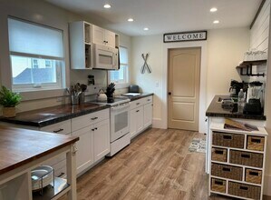 79 Barbour Rd in Hampton, NH - Building Photo - Building Photo