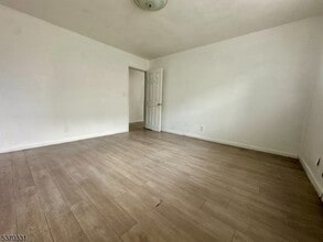 530 Valley Brook Ave in Lyndhurst, NJ - Building Photo - Building Photo