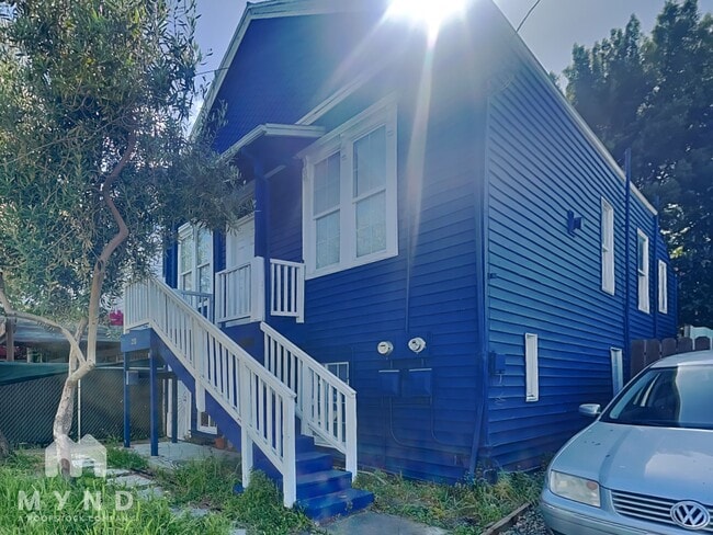 355 Henry St in Oakland, CA - Building Photo - Building Photo