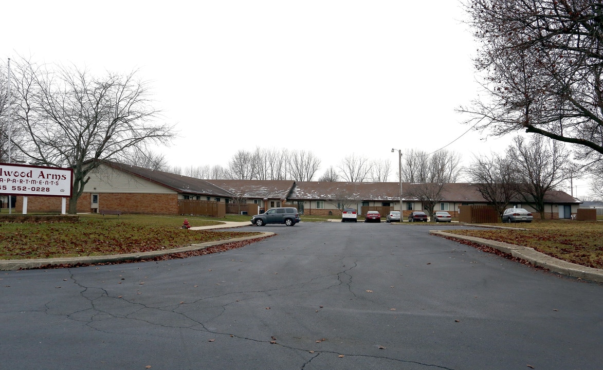 Elwood Arms in Elwood, IN - Building Photo