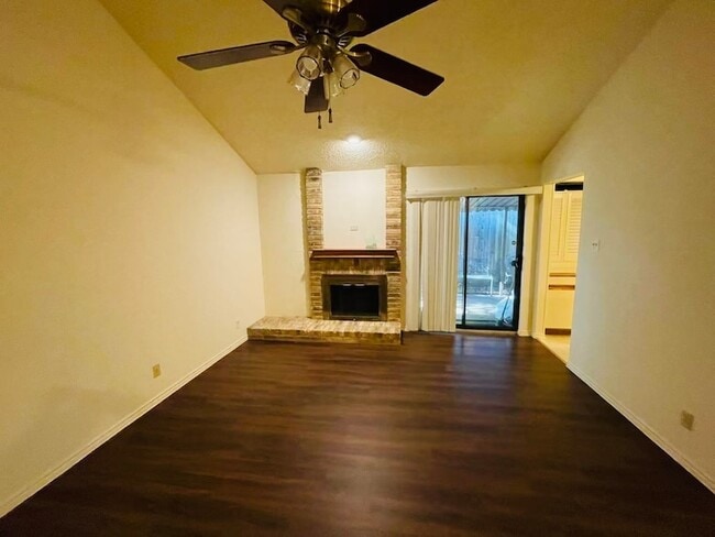 18040 Midway Rd, Unit 138 in Dallas, TX - Building Photo - Building Photo
