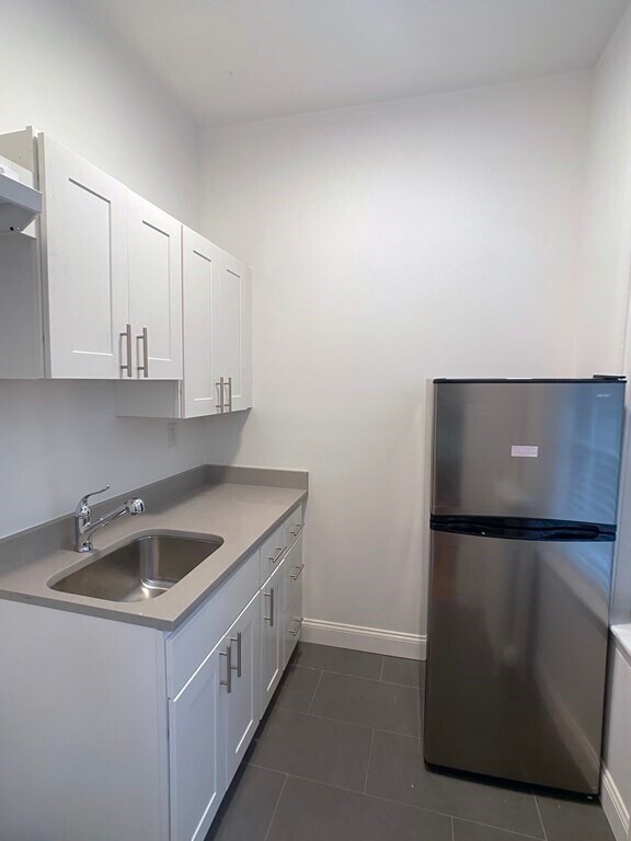 113 Charles St, Unit 5 in Boston, MA - Building Photo - Building Photo