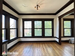 2434 N Sawyer Ave, Unit A08C in Chicago, IL - Foto de edificio - Building Photo