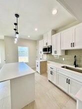 5925 Heather Loop in Laredo, TX - Building Photo - Building Photo