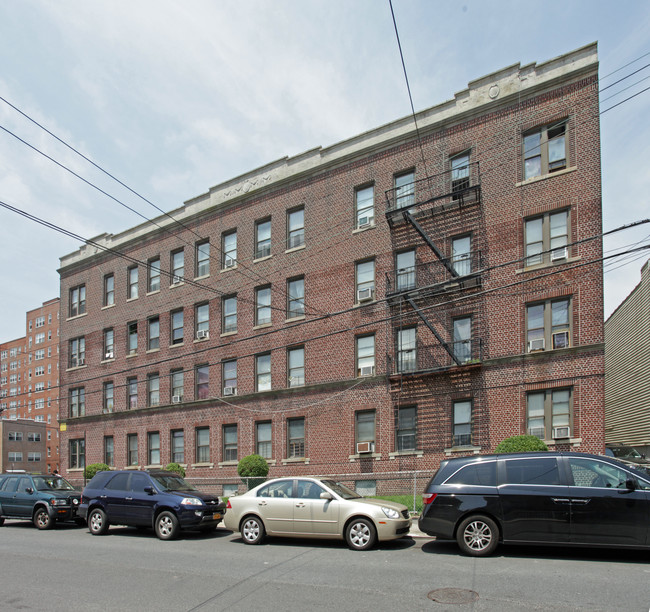 2215 Cropsey Ave in Brooklyn, NY - Building Photo - Building Photo